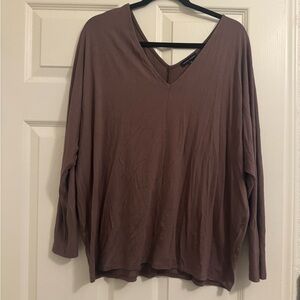 Universal Standard Mauve Long Sleeve V-Neck Top